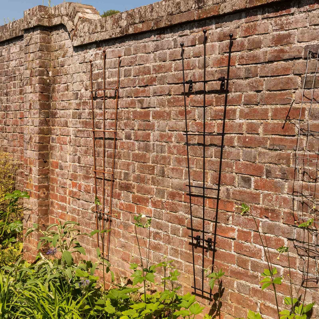 3 Finial Fan Trellis Panel - Maintenance Free Design
