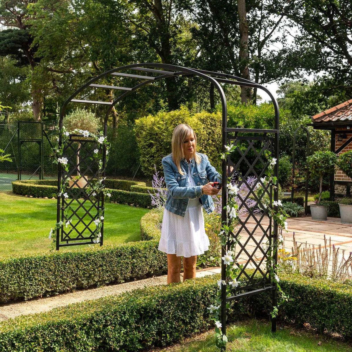 Ellipse Half Lattice Garden Arch